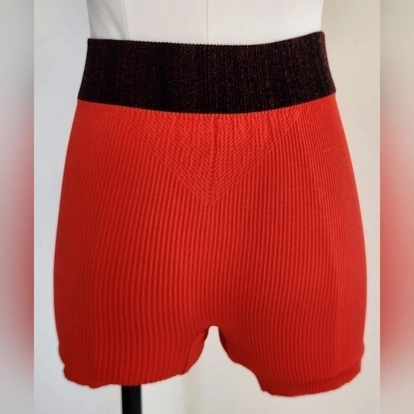 Bundle! || FREE PEOPLE MOVEMENT || short/top bundle NWOT - Picture 7 of 10